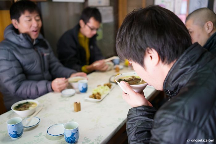 滝行　小野石材店