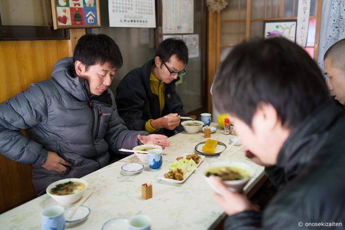 滝行　小野石材店