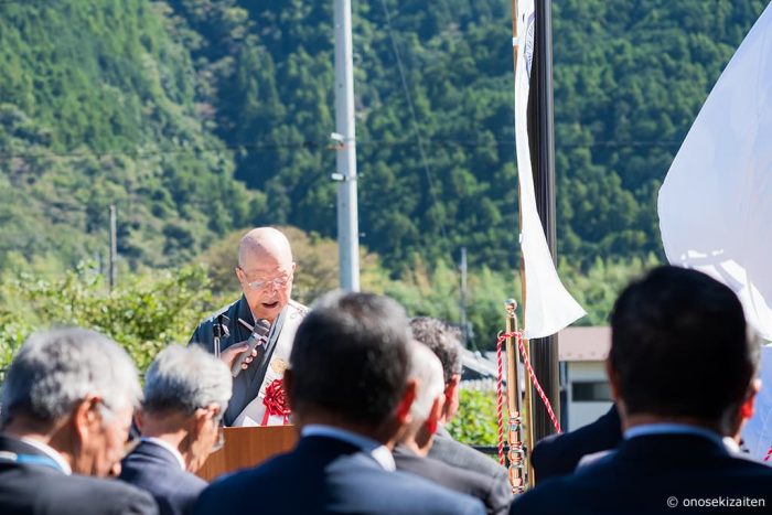 身延山久遠寺　内野日総法主