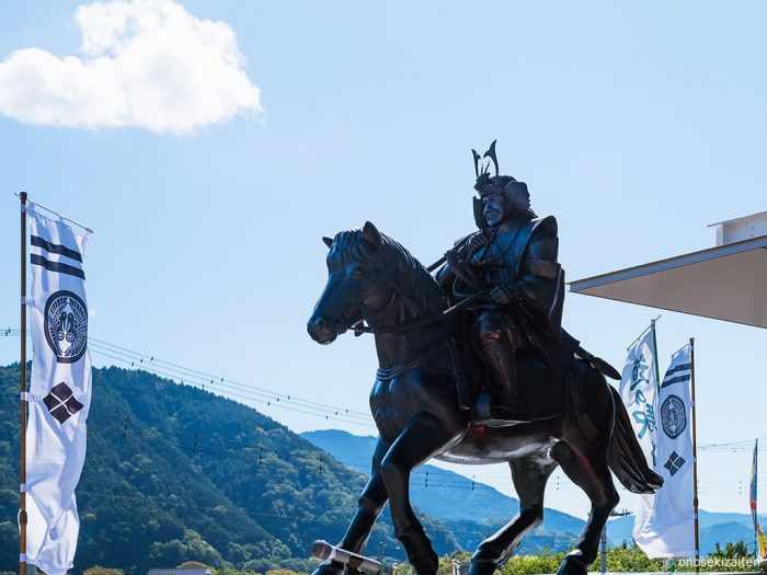 南部三郎光行公 騎馬像 除幕式 ［なんぶ道の駅］