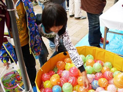 2011上野原商工祭・ヨーヨー釣り（無料）