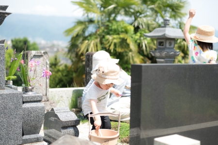 お墓参り 「小野石材店」