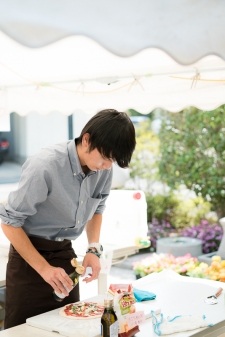 石職人が作るピザ［上野原フェア　小野石材店］