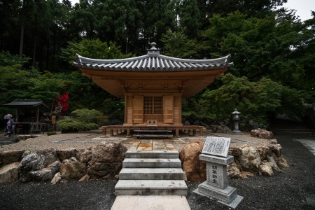 法多山尊永寺　万灯祭　［山梨 小野石材店］