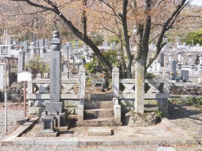 法泉寺　武田勝頼の墓1